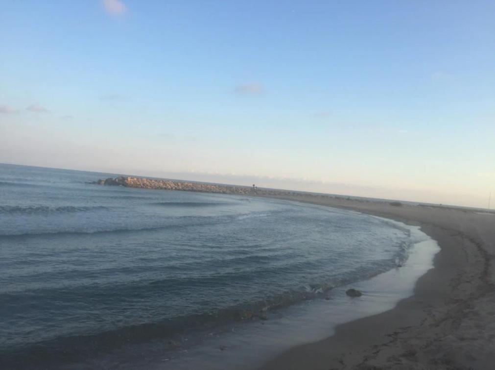 The Apartment Is Next To The Fine Sandy Beaches 比利亚努埃瓦-赫尔特鲁 外观 照片